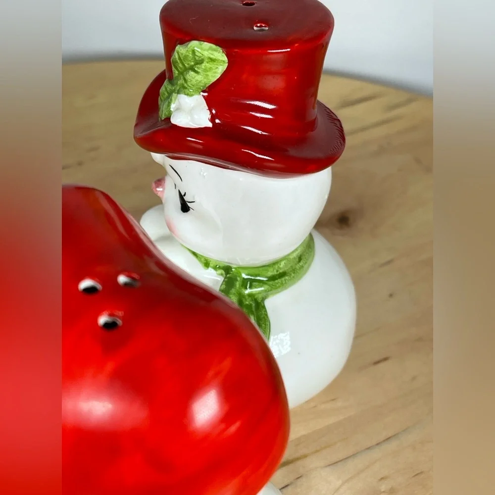 Lefton Vintage RARE/HTF snowman and woman salt & pepper shaker pair‎ MCM ceramic